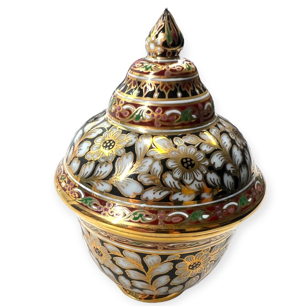 Thai Benjarong 18k Gold  Antique Trinket Porcelain Lid Hand Painted Collectible